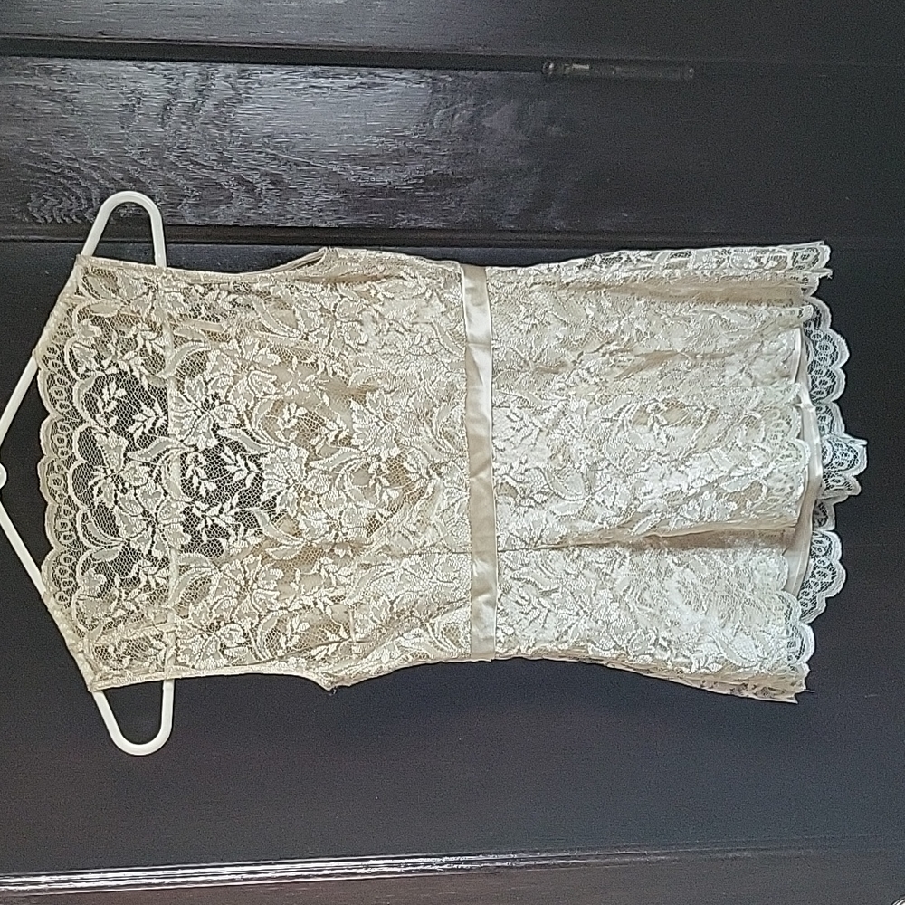 Gorgeous Ann Taylor Lace Silk Sleeveless Top - Sz. 00 - Beige - Picture 2 of 6